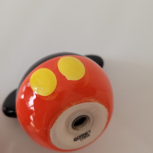 DISNEY Mickey & Minnie Mouse Ceramic Salt & Pepper Shaker - Picture 11 of 11
